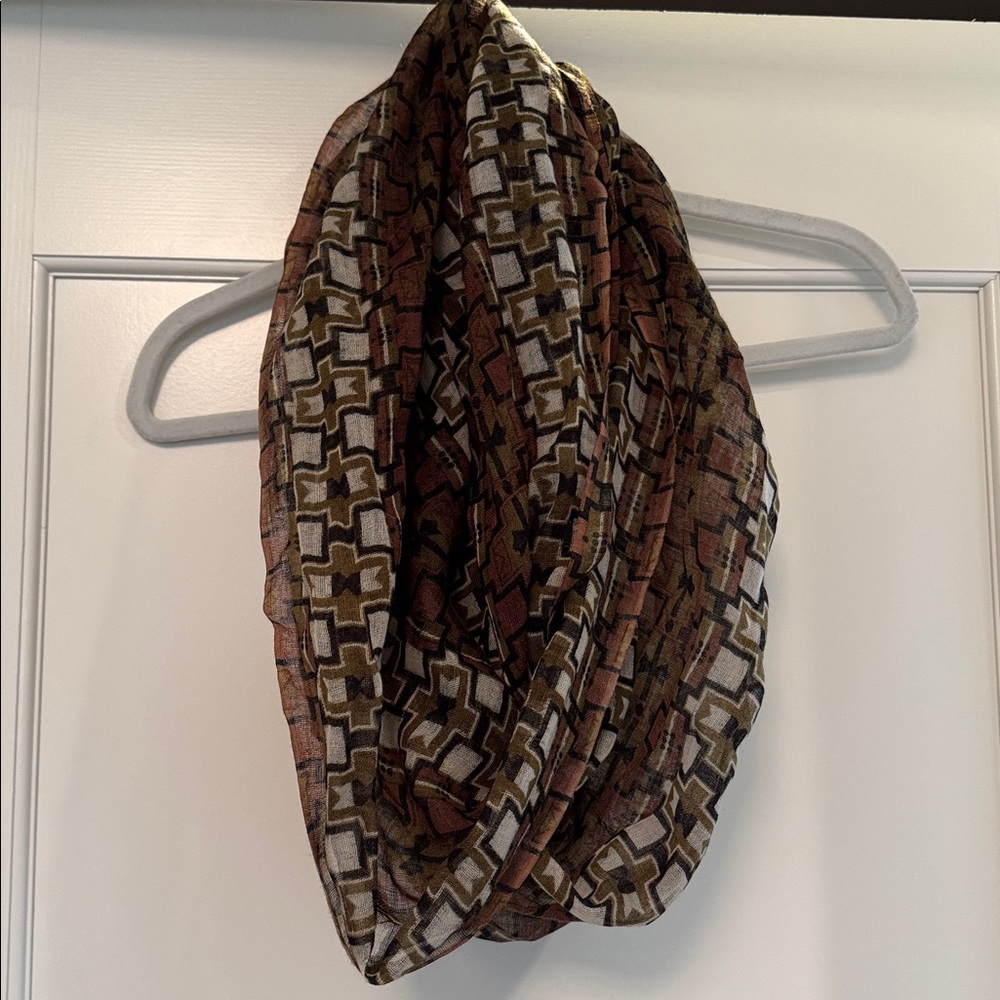 Geometric green/brown print infinity scarl